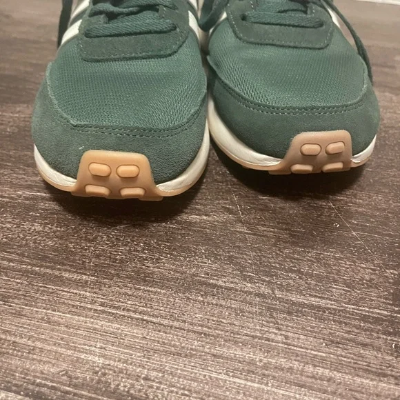 RARE ADIDAS FIND!!! LIKE NEW!!!Classic adidas driver style green with pink - Picture 5 of 15